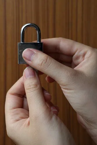 Avon CT Locksmith Store Avon, CT 860-259-4879 - residential-lockouts